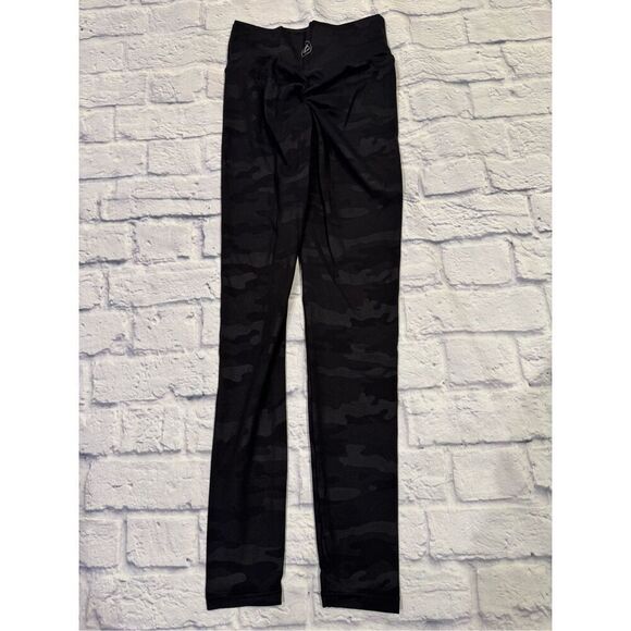 Celestial Bodiez Booty Scrunch Ultra High Rise Leggings in Black Camo Size Small - Picture 8 of 8